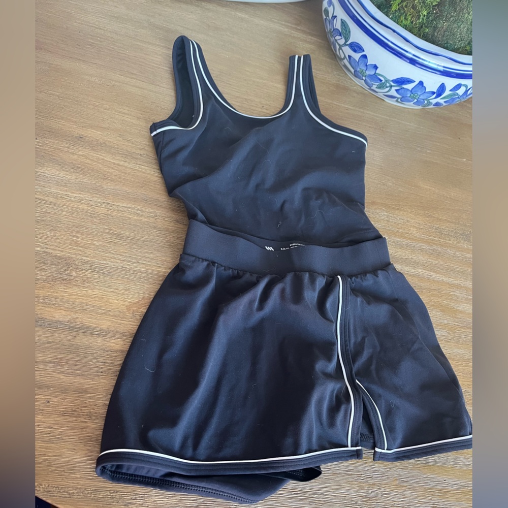 All in Motion Black and White Top & Skirt Tennis Set Size 6/7
